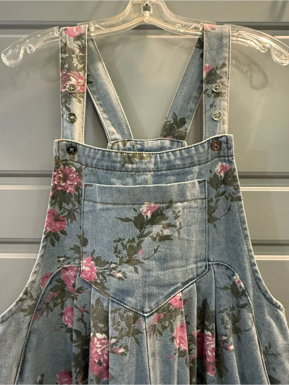 Boutique NWOT Floral Denim Overalls Jumpsuit in Light Blue and Pink Florals